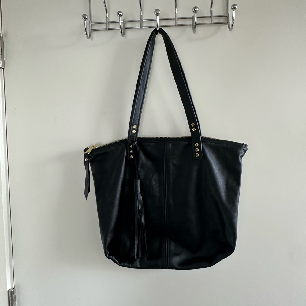Make an offer! Elegant Black Leather Tote Bag - Picture 3 of 6